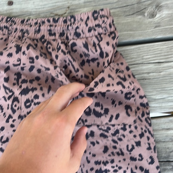 Men’s Leopard Print shorts - Picture 3 of 4